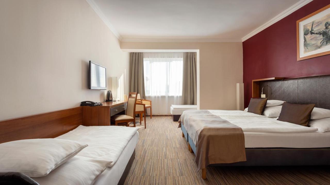 Hotel Eger & Park Exterior foto