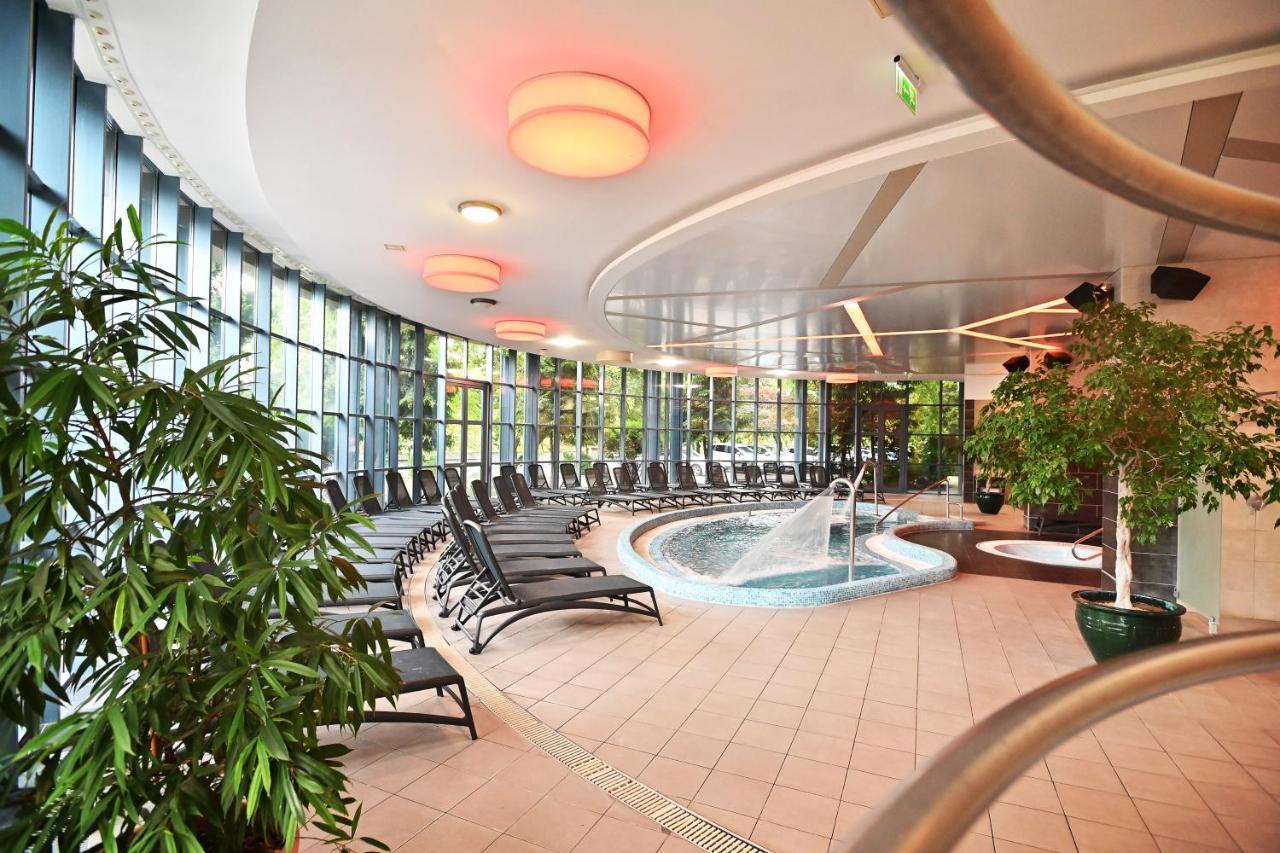 Hotel Eger & Park Exterior foto