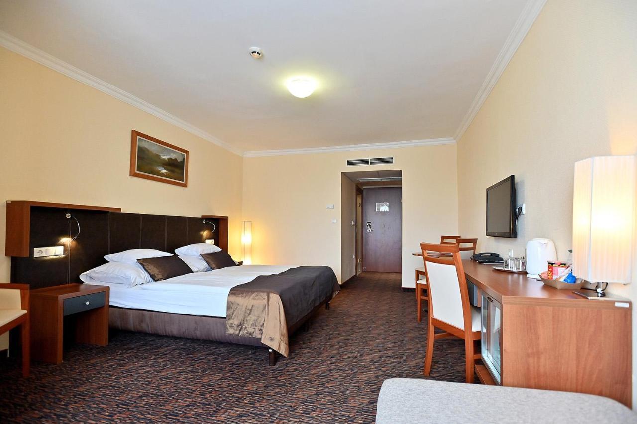 Hotel Eger & Park Exterior foto