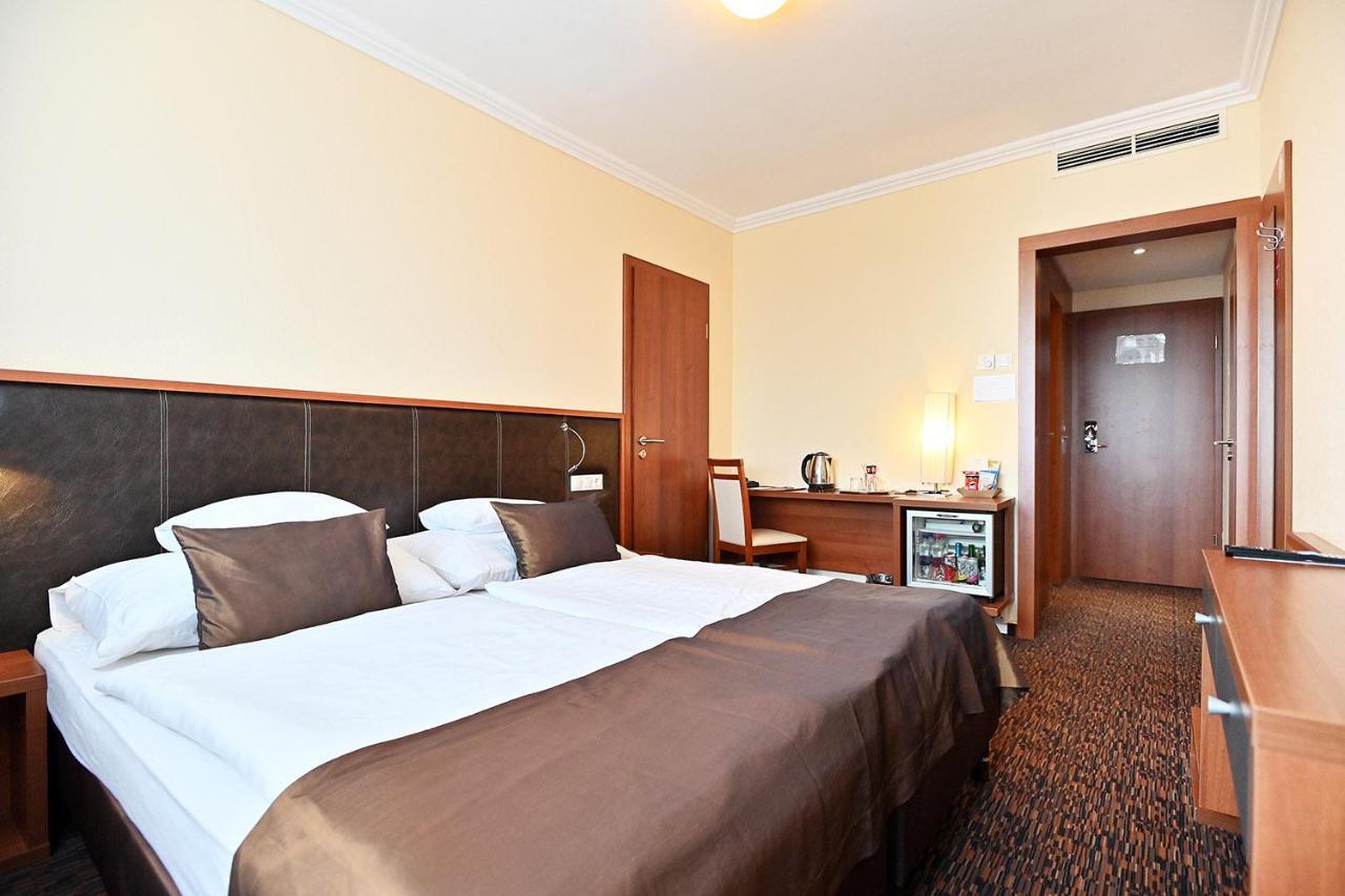 Hotel Eger & Park Exterior foto